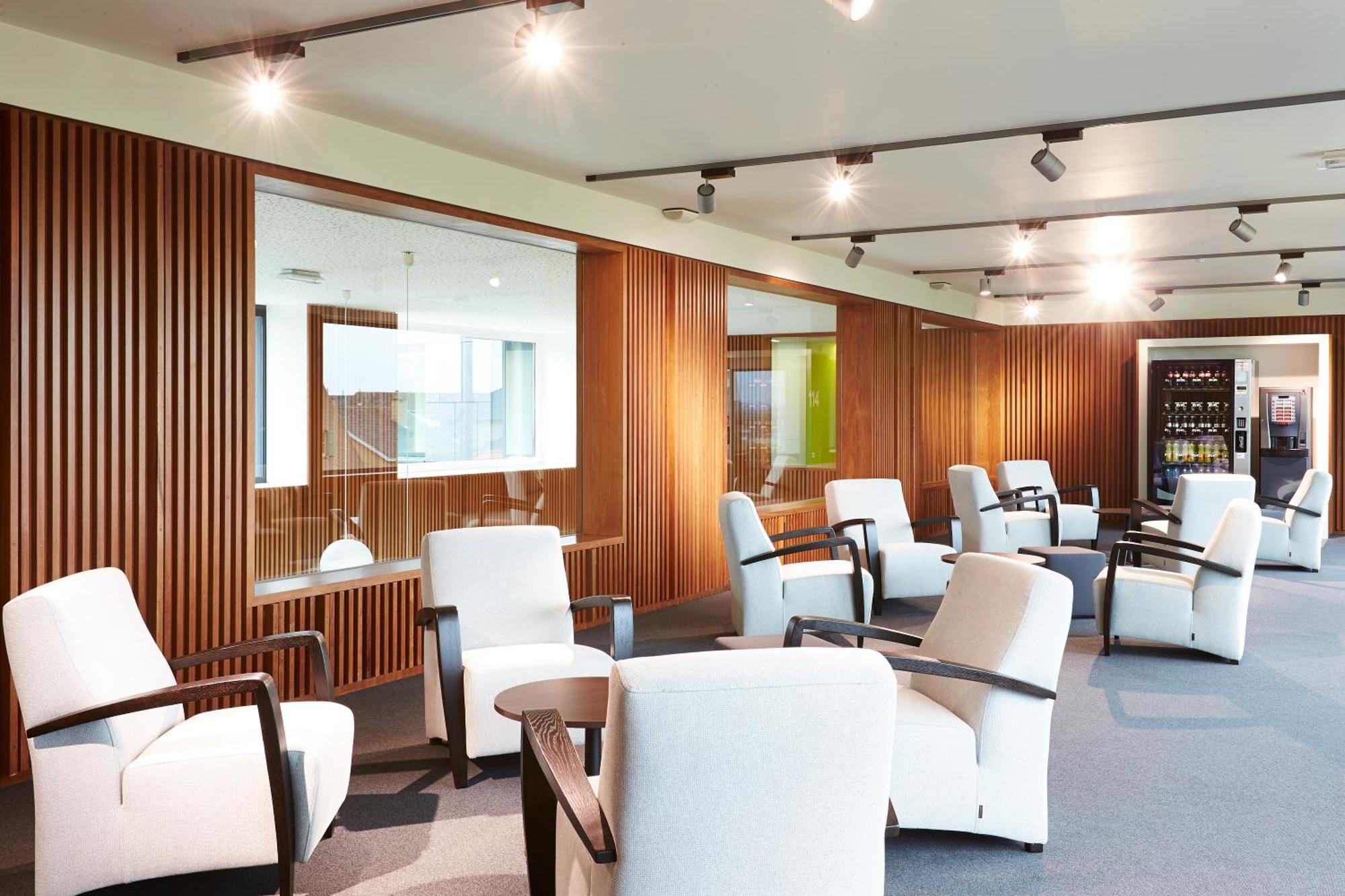 Hotel Middelpunt - Gratis Parking - Ontbijt Inbegrepen! Middelkerke Exteriör bild