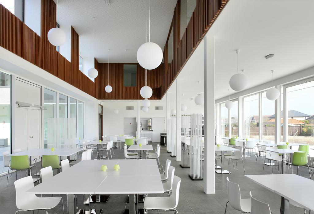 Hotel Middelpunt - Gratis Parking - Ontbijt Inbegrepen! Middelkerke Exteriör bild