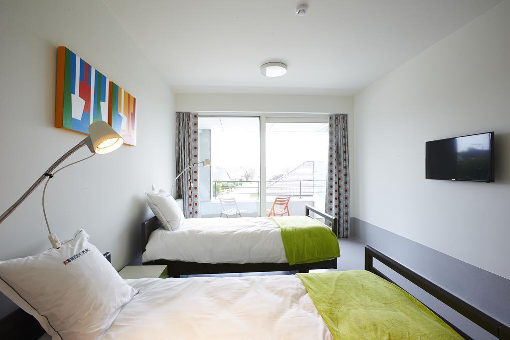 Hotel Middelpunt - Gratis Parking - Ontbijt Inbegrepen! Middelkerke Rum bild