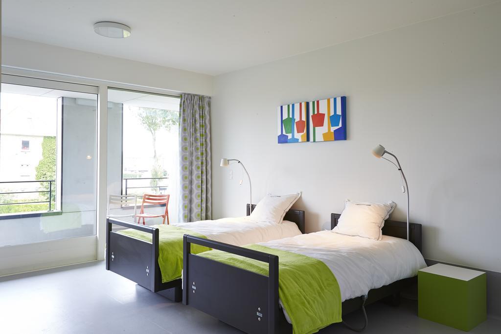 Hotel Middelpunt - Gratis Parking - Ontbijt Inbegrepen! Middelkerke Rum bild